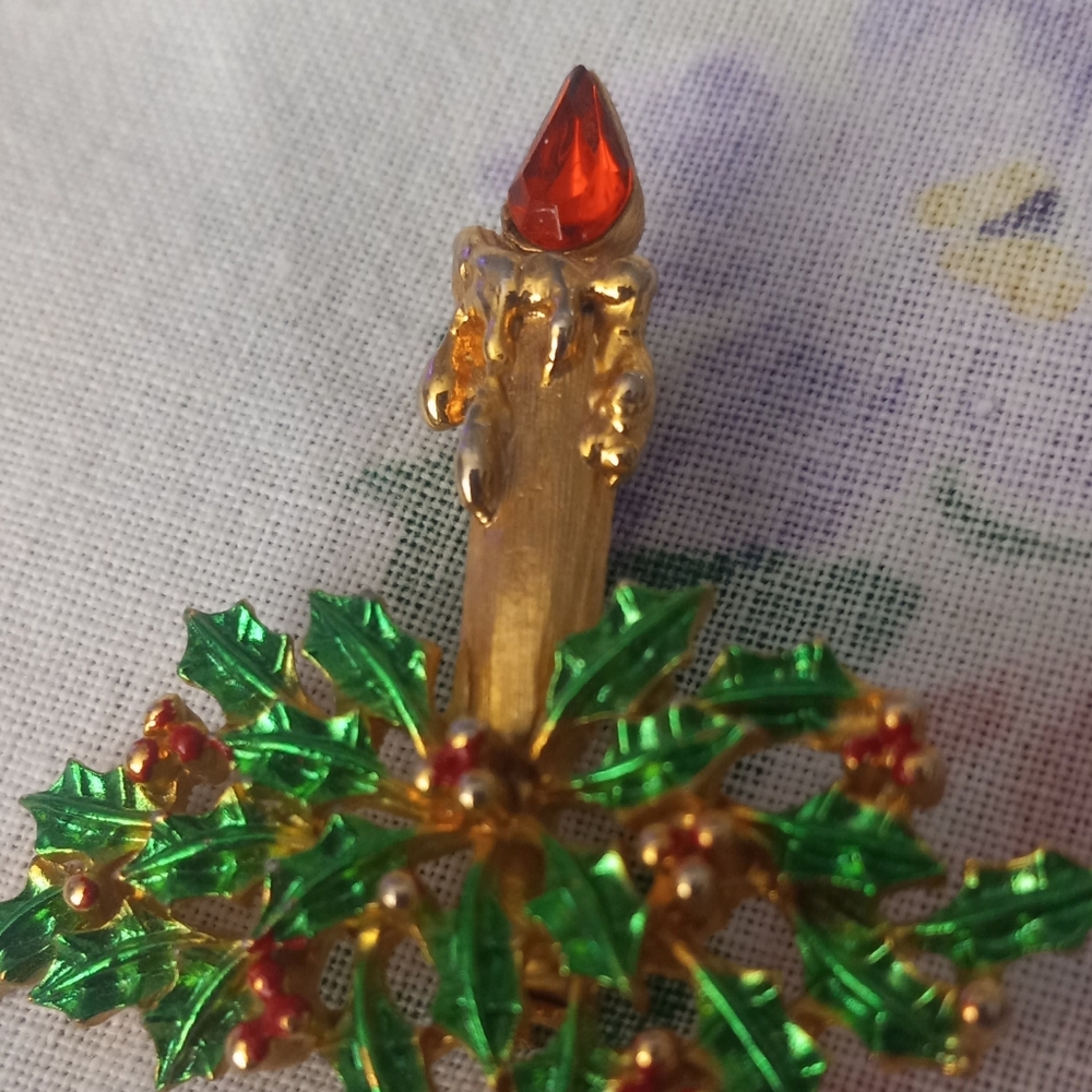 4 Brooches Lot 4 Xmas